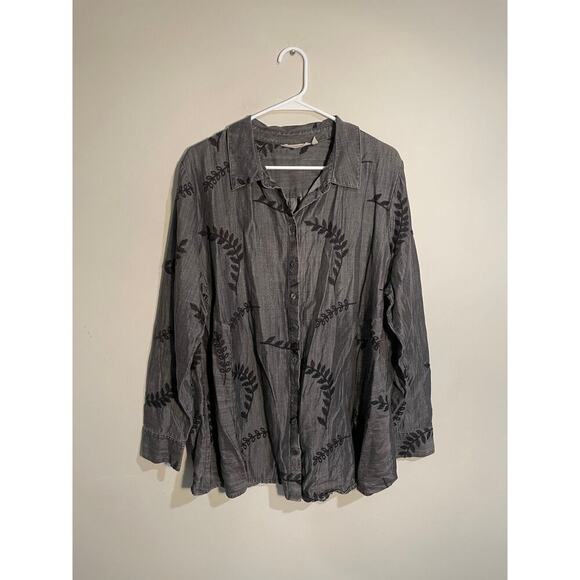 Soft Surroundings Gray Floral Embroidered Chambray Button Front Plus Size 1X Top - Picture 1 of 10